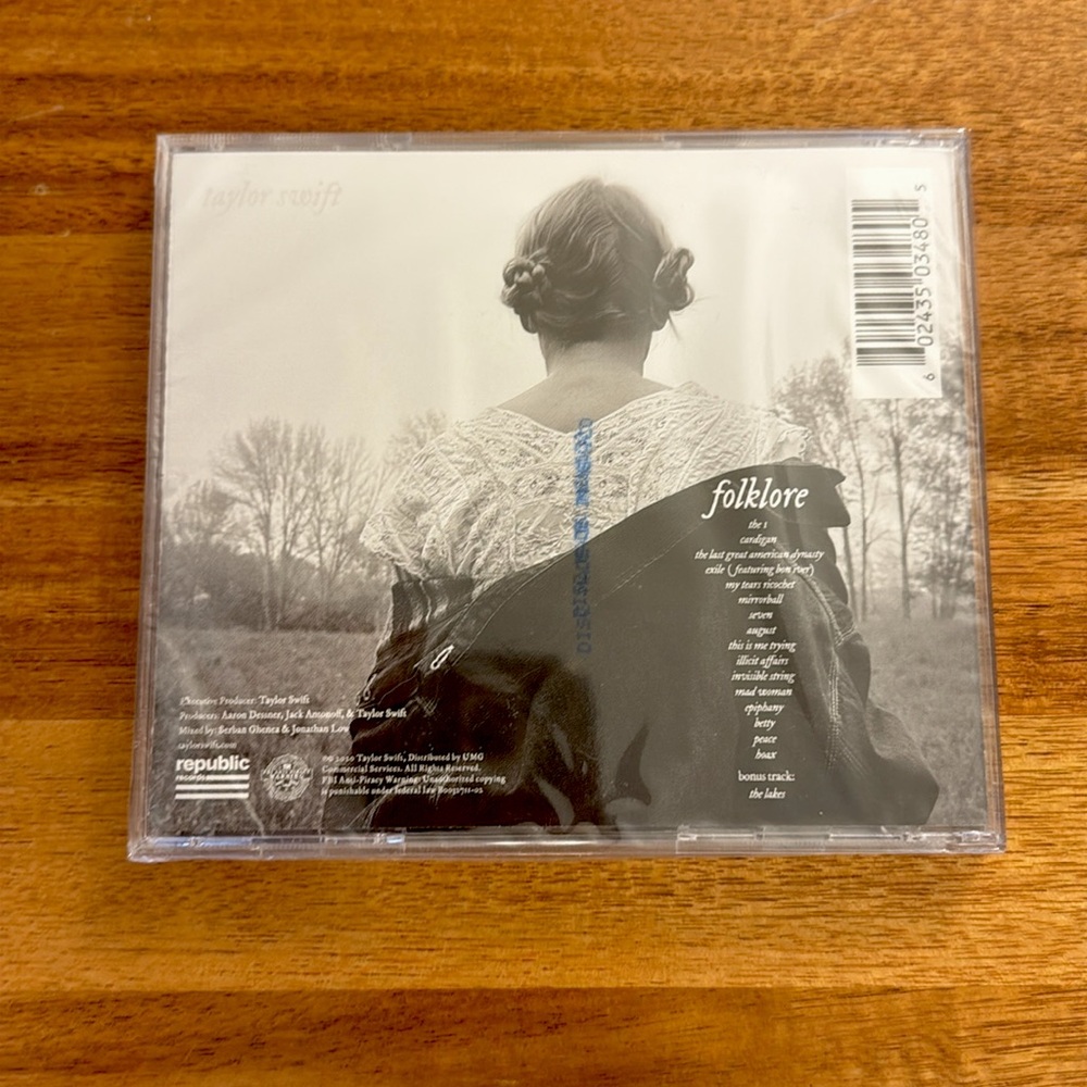 Taylor Swift Folklore Sealed Autographed CD with Black Signature - Picture 2 of 2